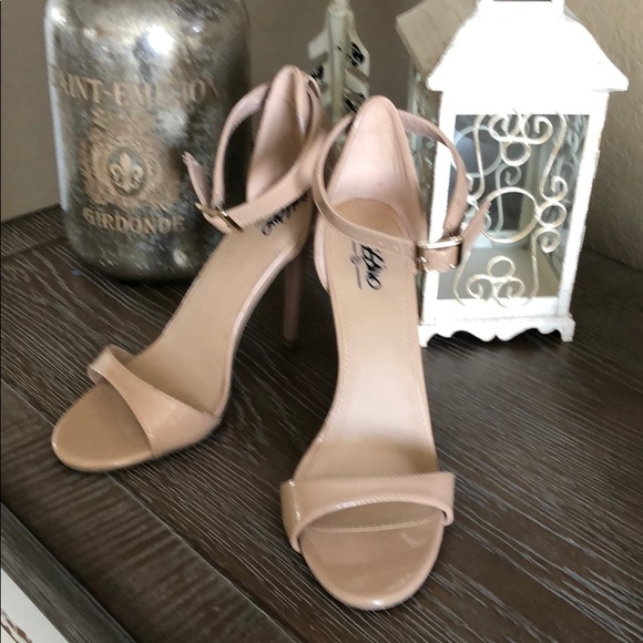 SOLDMossimo ankle strap heels - Picture 3 of 6